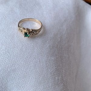 10K Gold ring with emerald stone